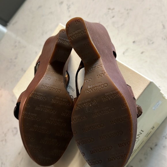 Cordani Brown Leather Wedge Platform Heel shoes - Picture 2 of 4